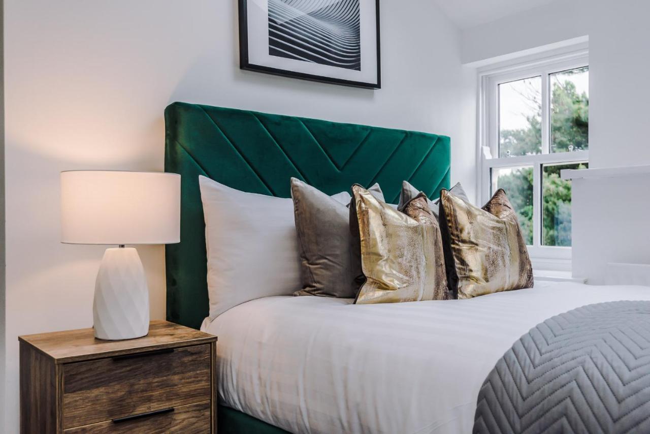 Host & - The Roscoe Coach House