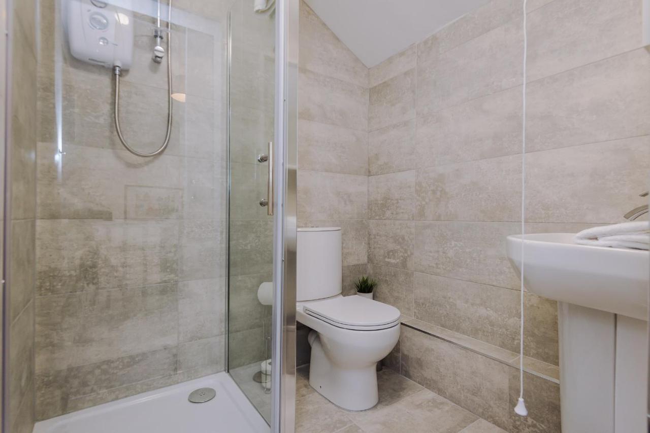 Host & - The Roscoe Coach House *